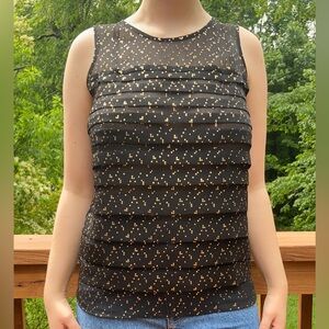 Black and gold lightweight Loft blouse with ribbed details 😍✨